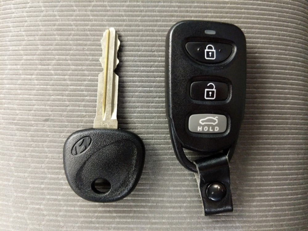 2017 Hyundai Elantra - Keys