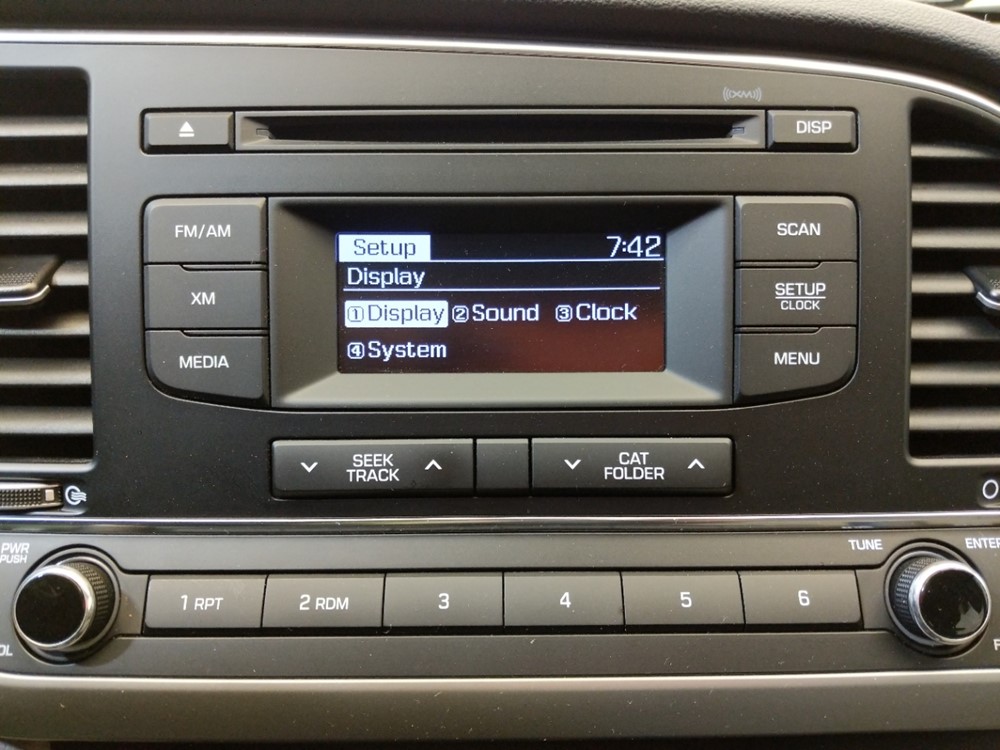 2017 Hyundai Elantra - Stereo Package