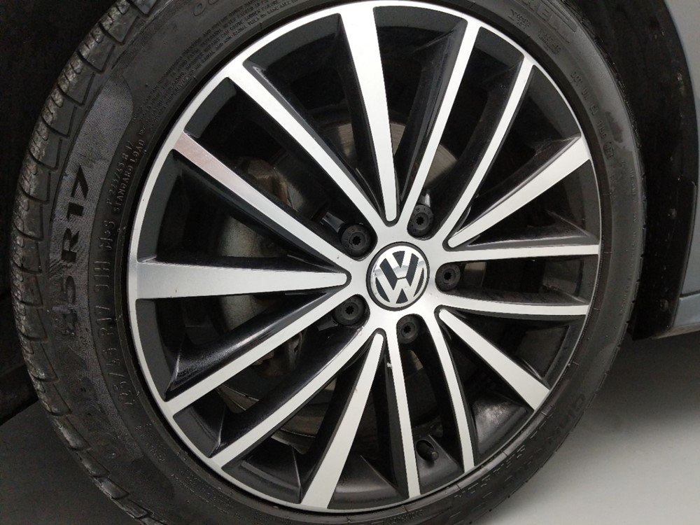 2016 Volkswagen Jetta - Wheel