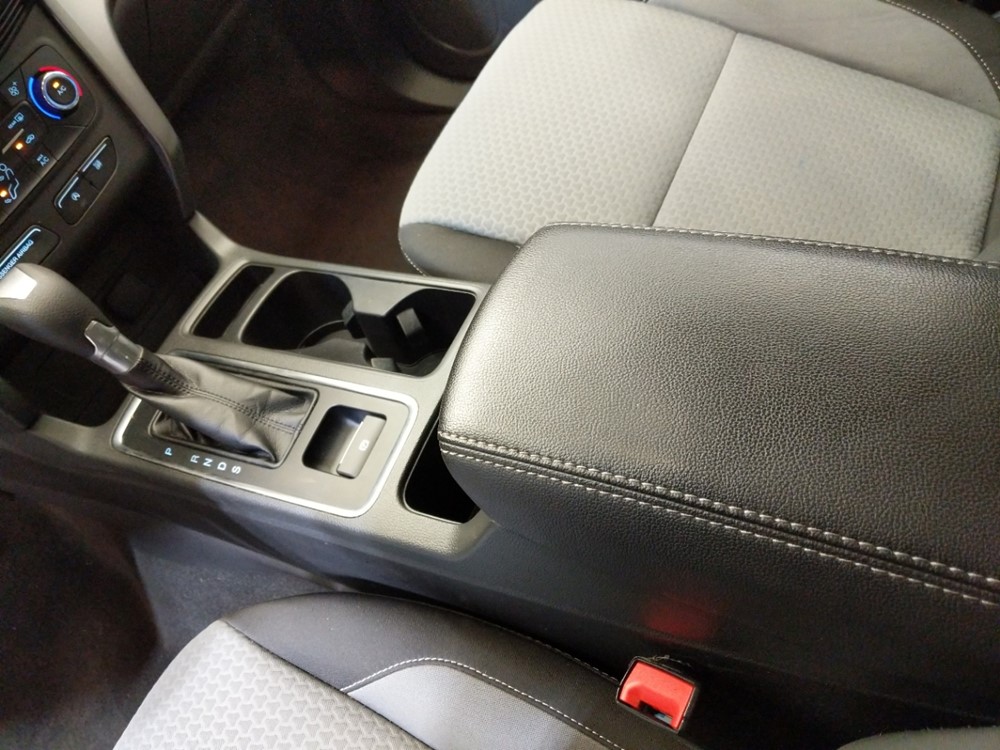2017 Ford Escape - Center Console/Cup Holders