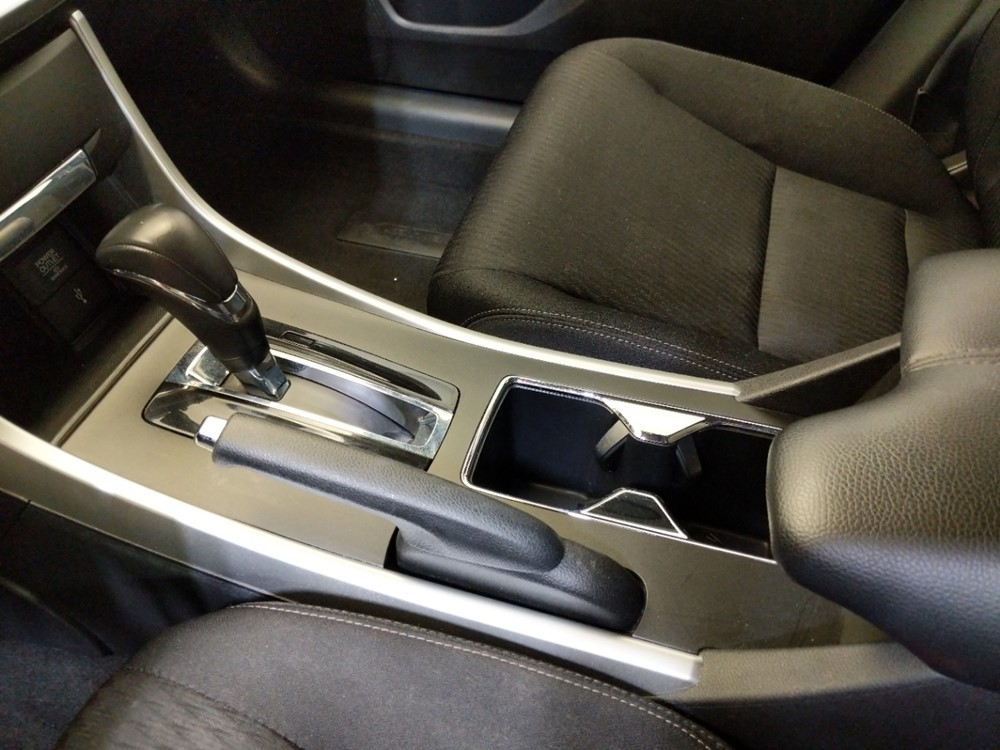 2014 Honda Accord - Center Console/Cup Holders