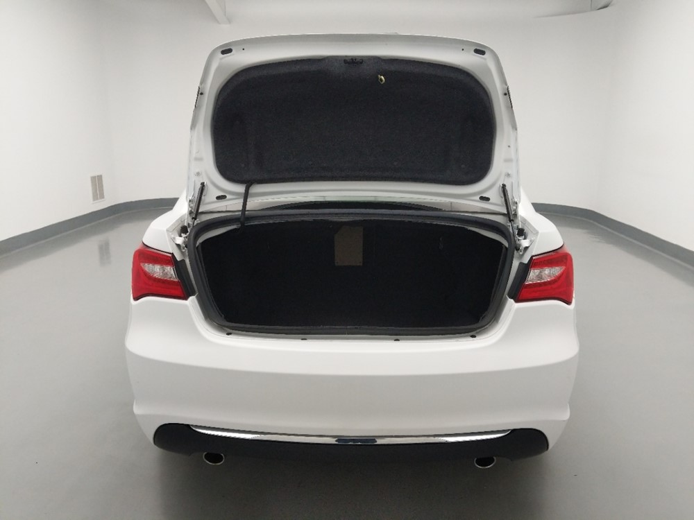 2013 Chrysler 200 - Trunk