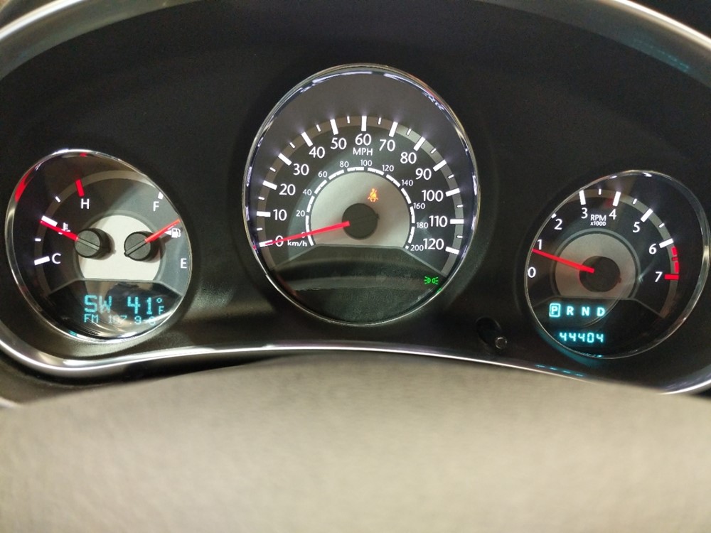 2013 Chrysler 200 - Odometer Close Up