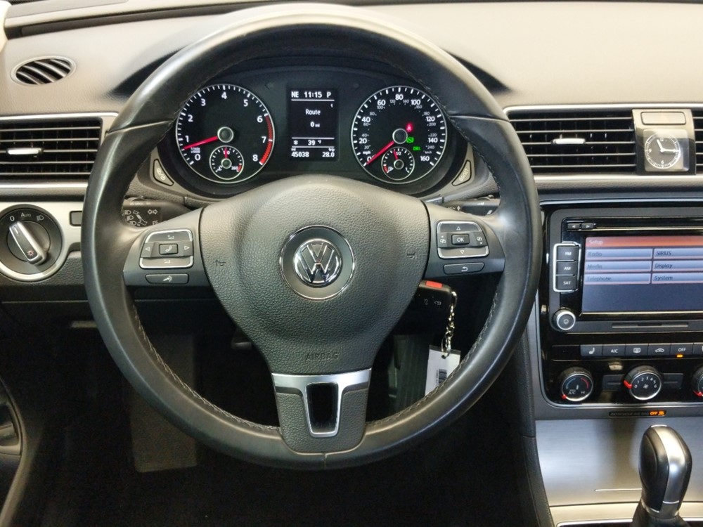2015 Volkswagen Passat - Driver Dash
