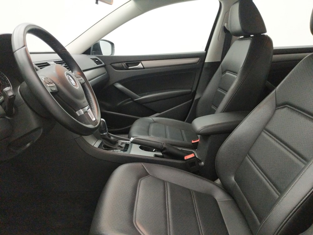 2015 Volkswagen Passat - Driver Front Seat