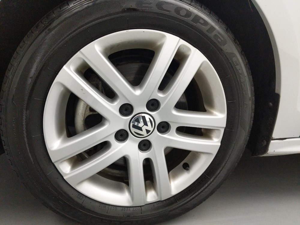 2017 Volkswagen Jetta - Wheel
