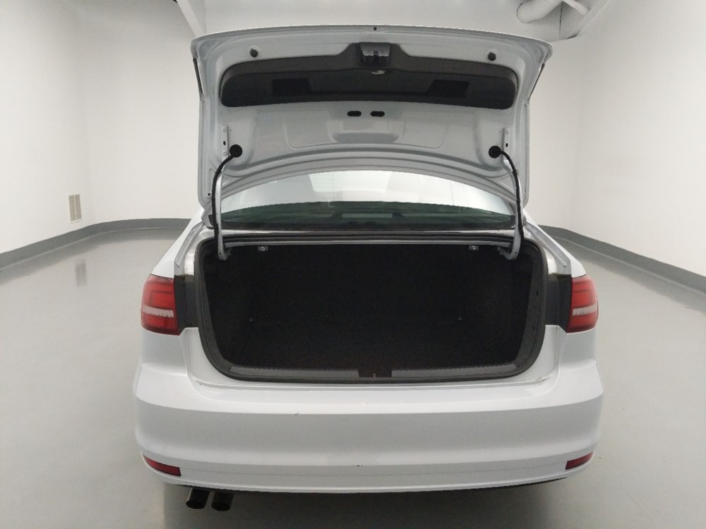 2017 Volkswagen Jetta - Trunk