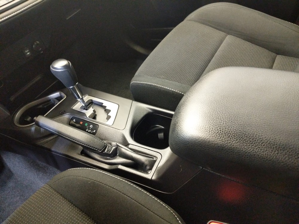 2016 Toyota RAV4 - Center Console/Cup Holders