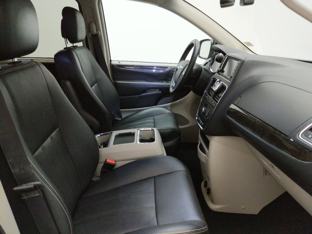 2016 Chrysler Town and Country - Passenger Front Seat