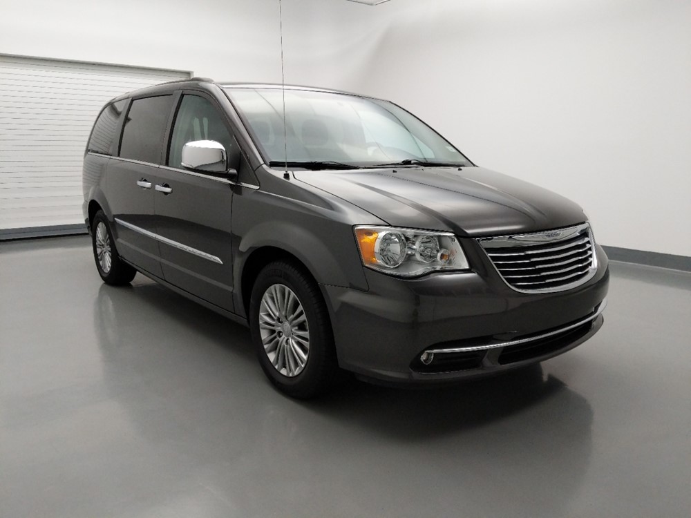 2016 Chrysler Town and Country - Passenger Front Bumper