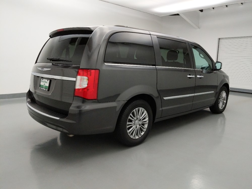 2016 Chrysler Town and Country - Passenger Rear Side