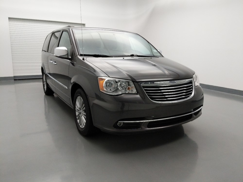2016 Chrysler Town and Country - Passenger Front Hood