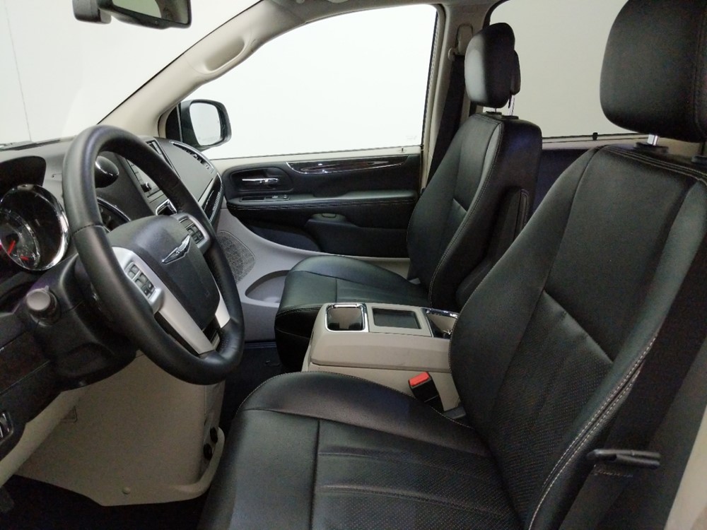 2016 Chrysler Town and Country - Driver Front Seat