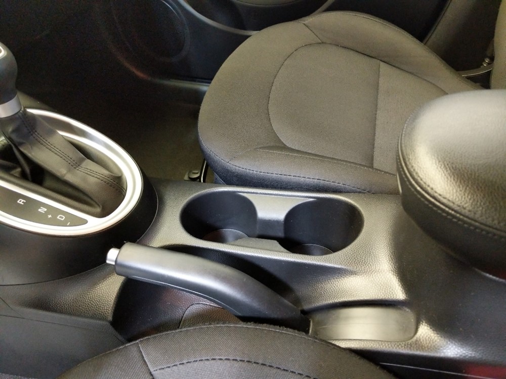 2015 Kia Soul - Center Console/Cup Holders