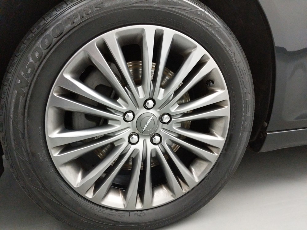 2014 Chrysler 300 - Wheel