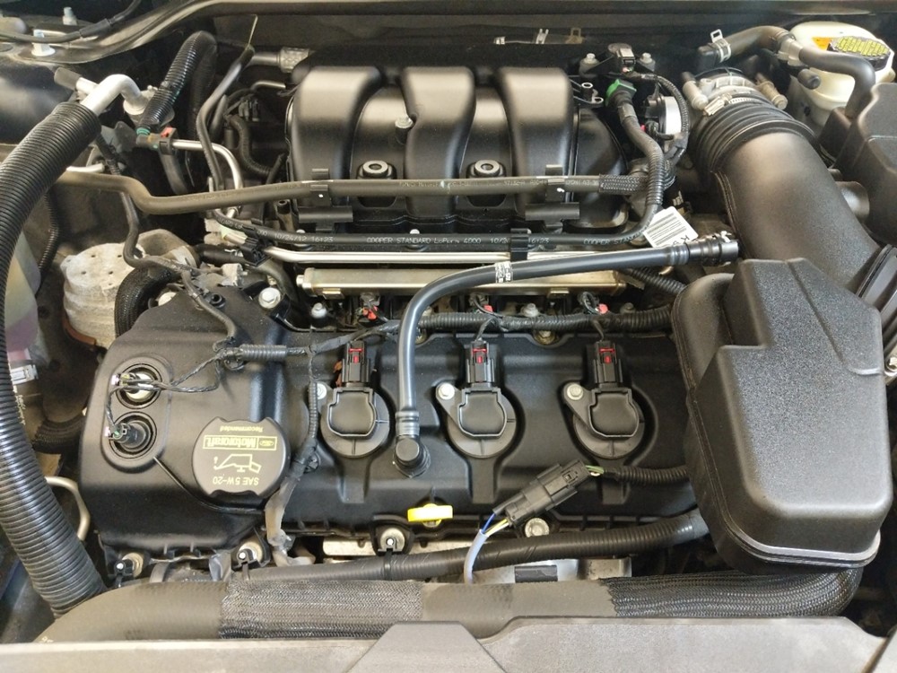 2013 Ford Taurus - Engine