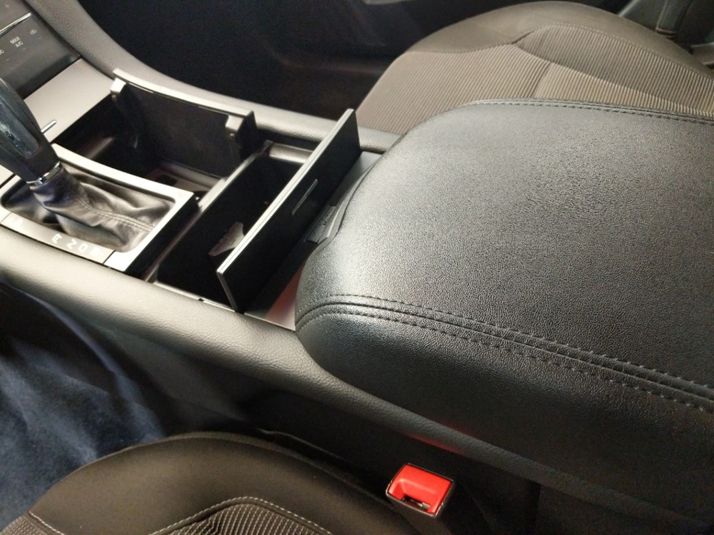 2013 Ford Taurus - Center Console/Cup Holders
