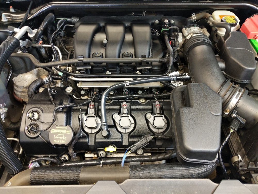 2013 Ford Taurus - Engine