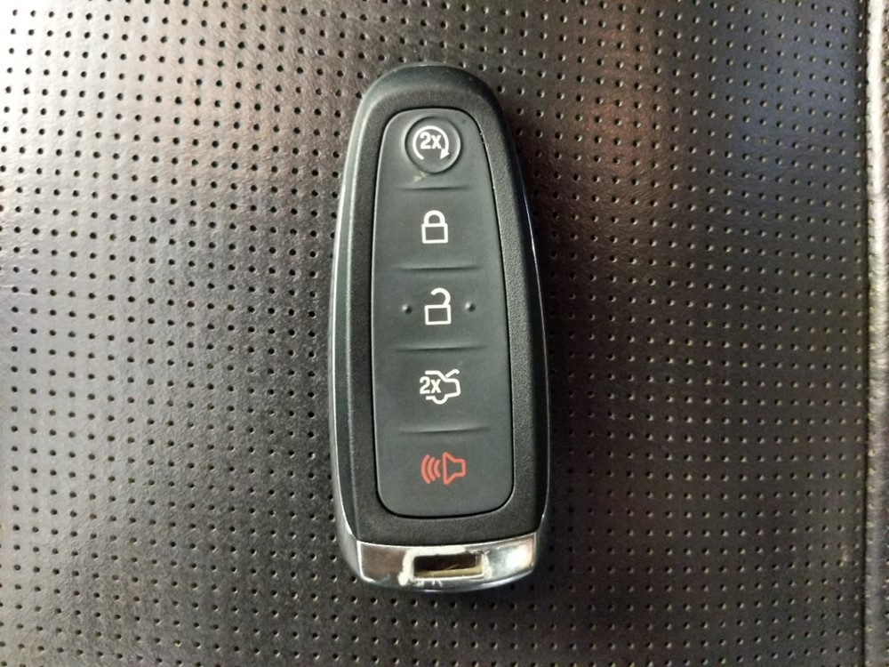 2013 Ford Taurus - Keys