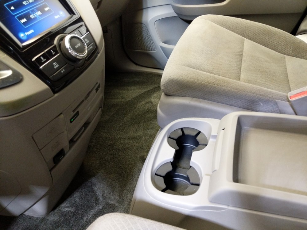 2016 Honda Odyssey - Center Console/Cup Holders