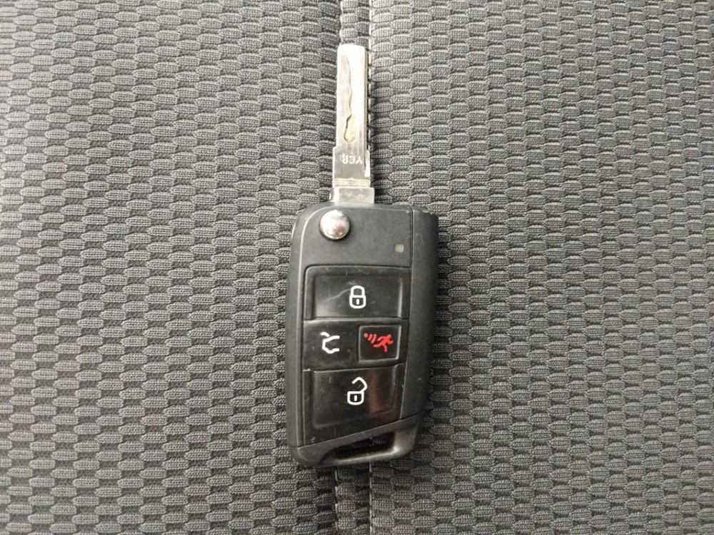 2016 Volkswagen Golf - Keys