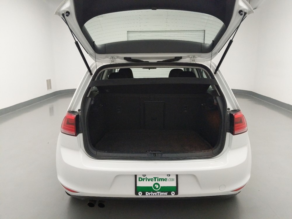 2016 Volkswagen Golf - Trunk