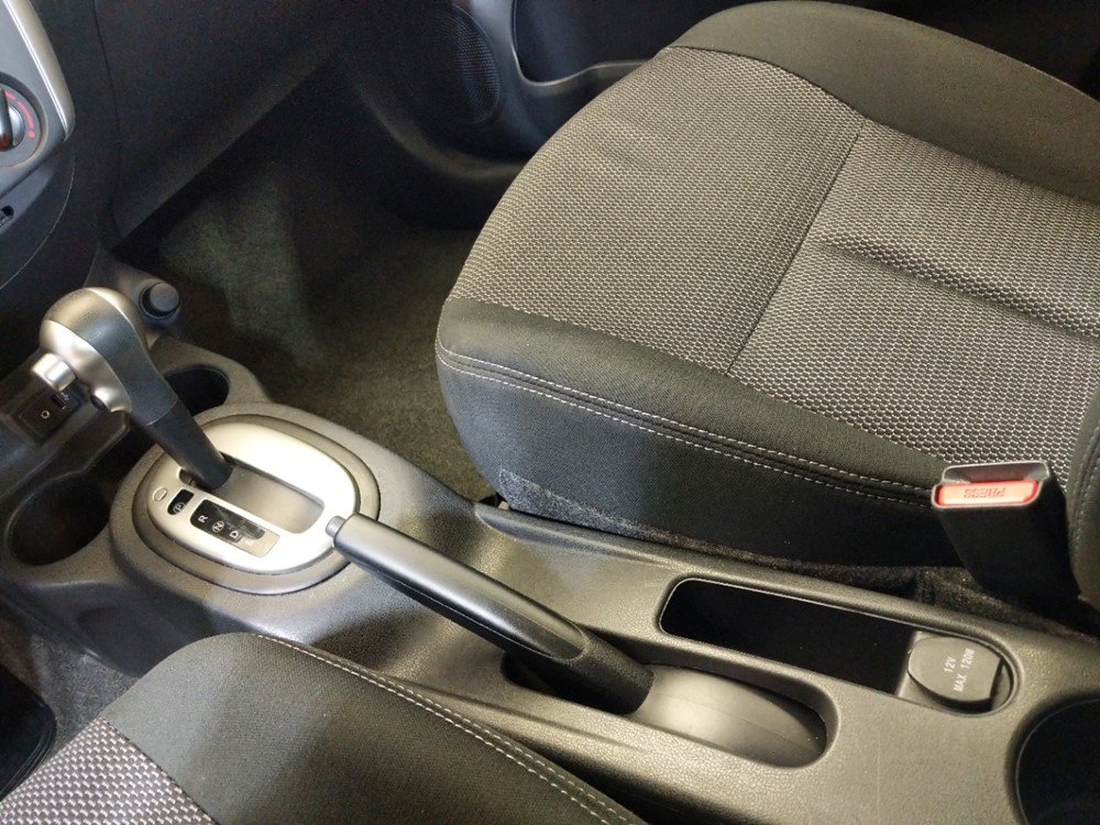 2017 Nissan Versa - Center Console/Cup Holders