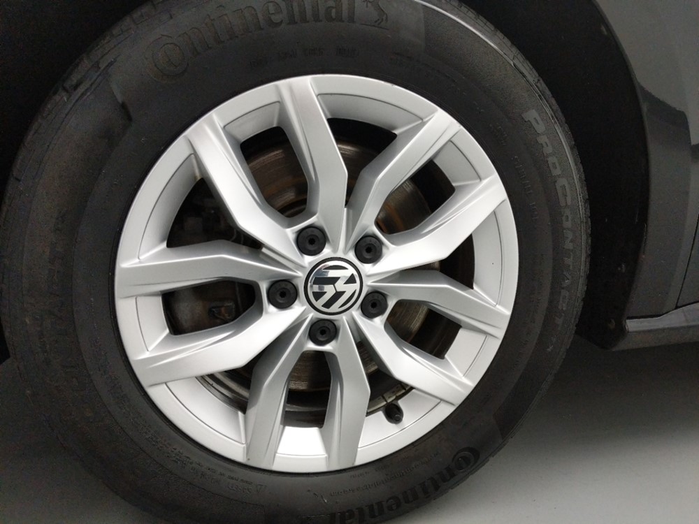 2016 Volkswagen Passat - Wheel