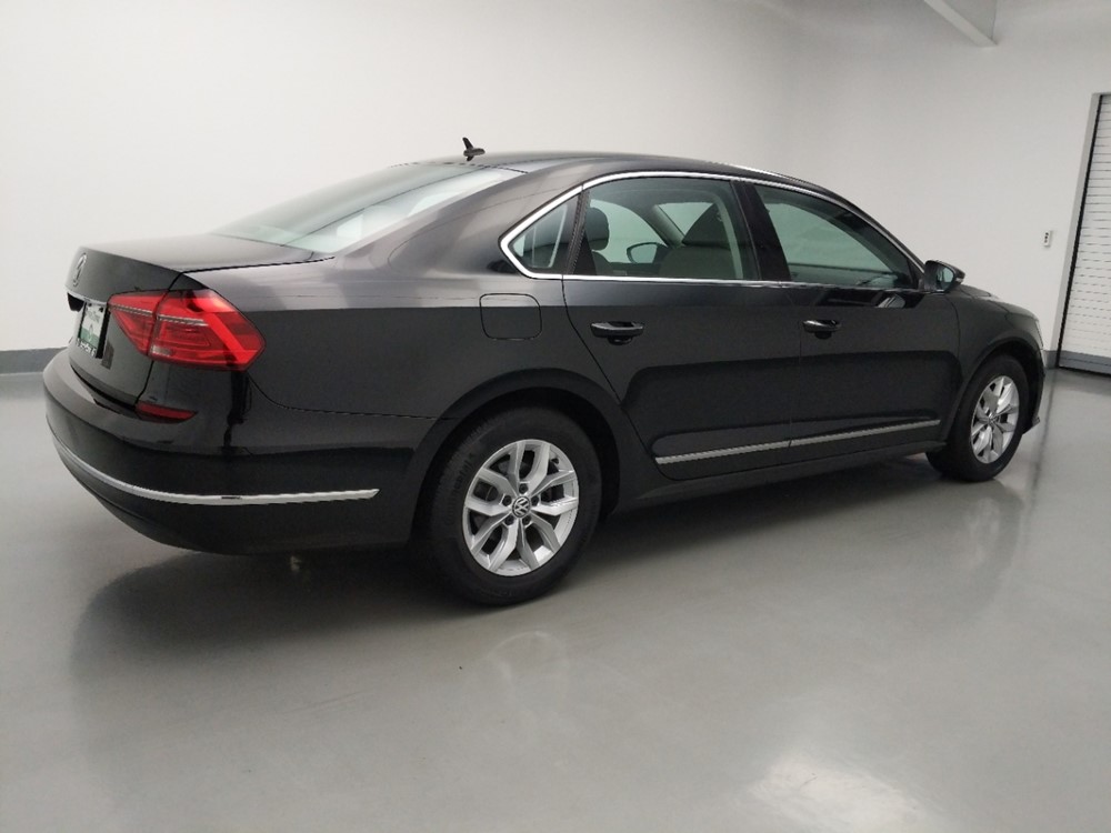 2016 Volkswagen Passat - Passenger Rear Side