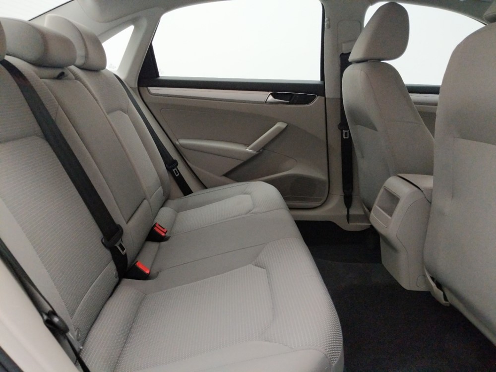 2016 Volkswagen Passat - Passenger Rear Seat
