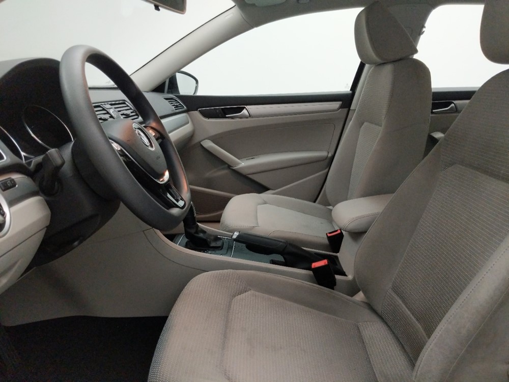 2016 Volkswagen Passat - Driver Front Seat
