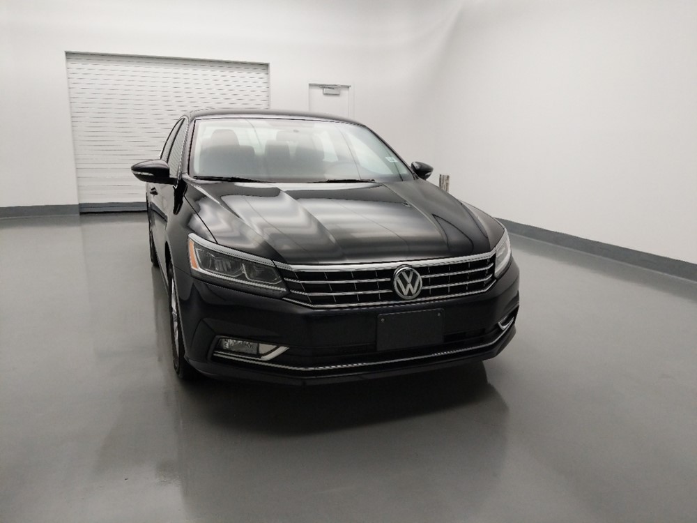 2016 Volkswagen Passat - Passenger Front Hood