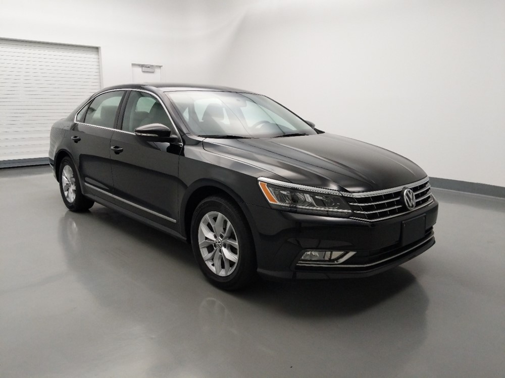 2016 Volkswagen Passat - Passenger Front Bumper