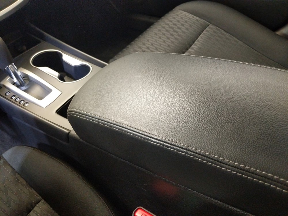 2017 Nissan Altima - Center Console/Cup Holders