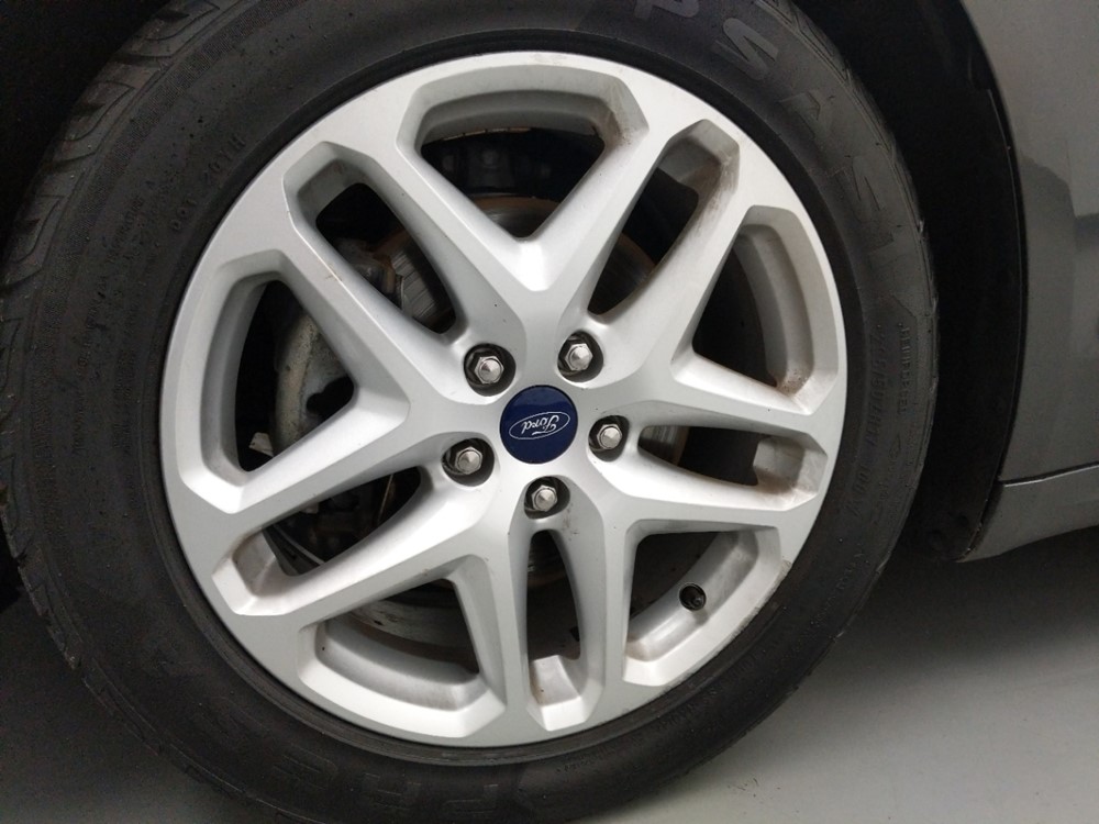 2016 Ford Fusion - Wheel