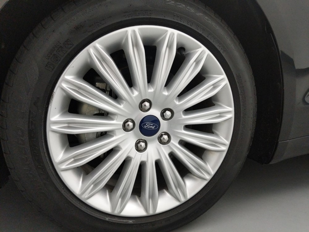 2016 Ford Fusion - Wheel