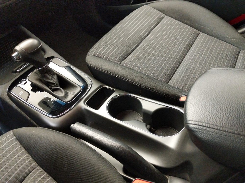 2018 Kia Forte - Center Console/Cup Holders