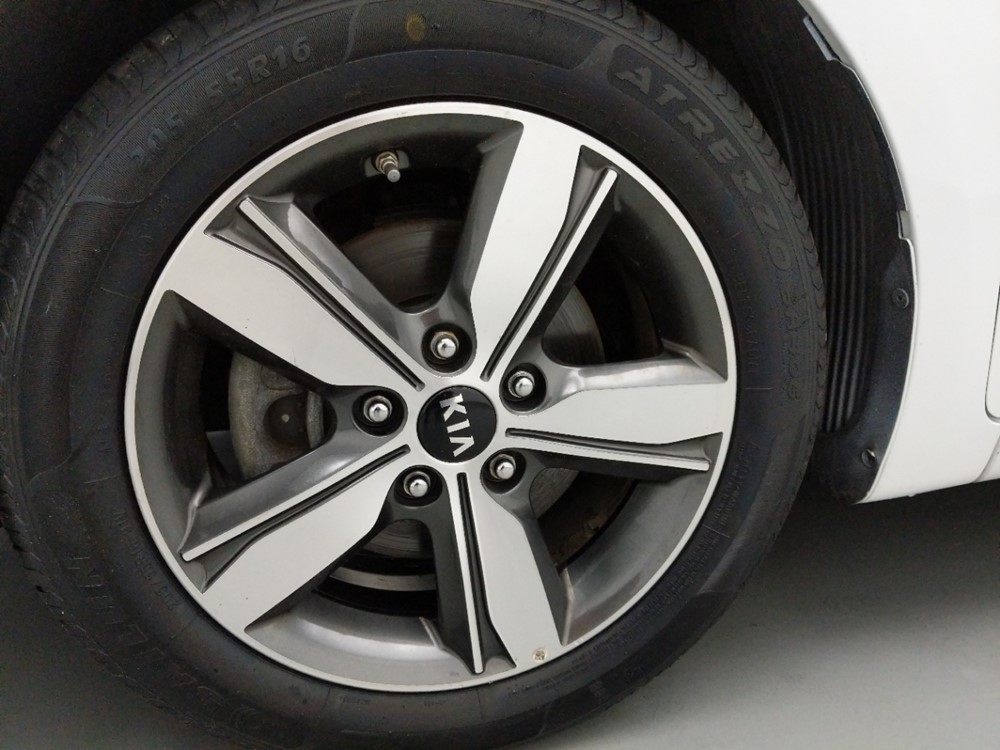 2018 Kia Forte - Wheel