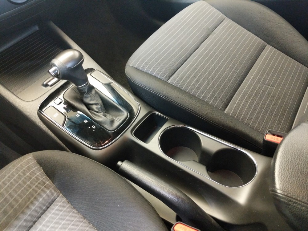 2018 Kia Forte - Center Console/Cup Holders