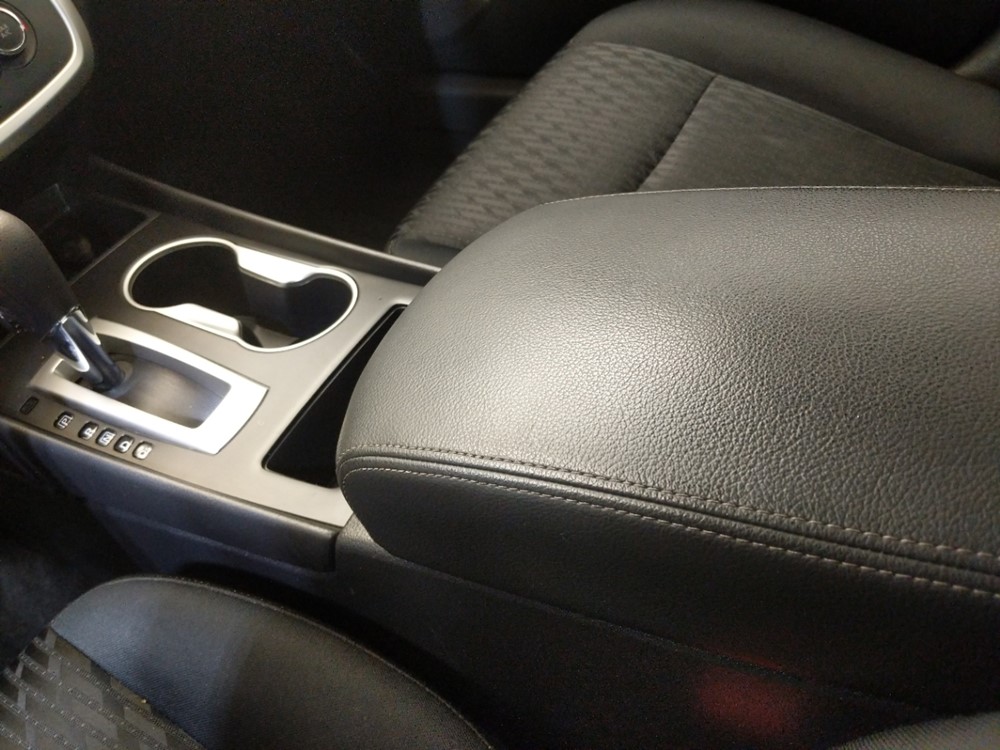 2017 Nissan Altima - Center Console/Cup Holders