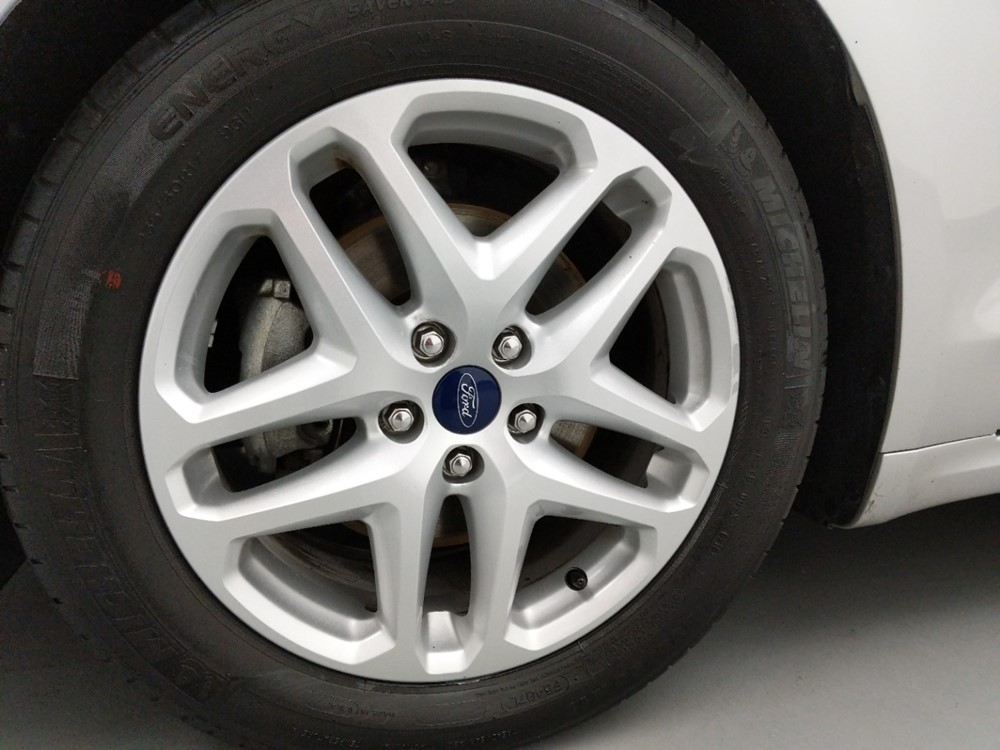 2016 Ford Fusion - Wheel