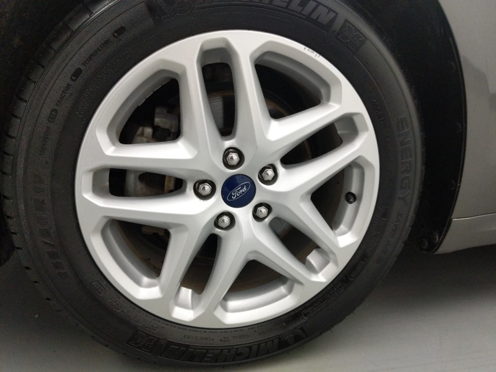 2013 Ford Fusion - Wheel