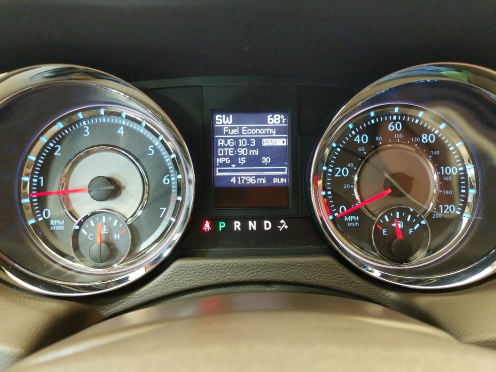 2016 Chrysler Town and Country - Odometer Close Up