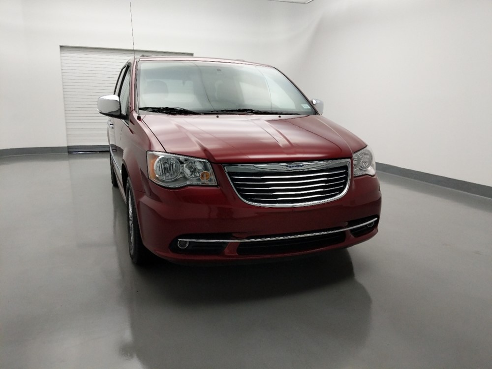 2016 Chrysler Town and Country - Passenger Front Hood