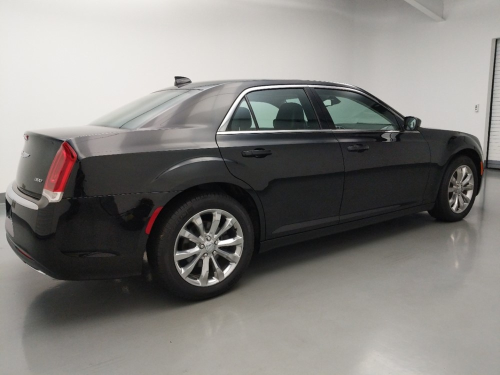 2016 Chrysler 300 - Passenger Rear Side
