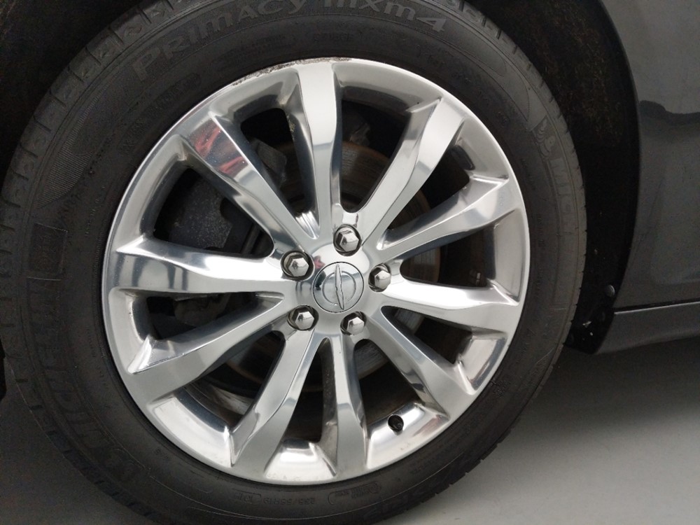 2016 Chrysler 300 - Wheel