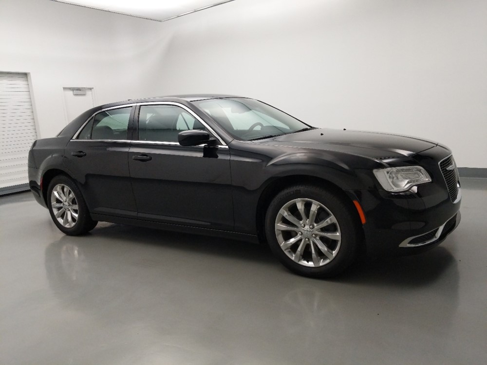 2016 Chrysler 300 - Passenger Front Side
