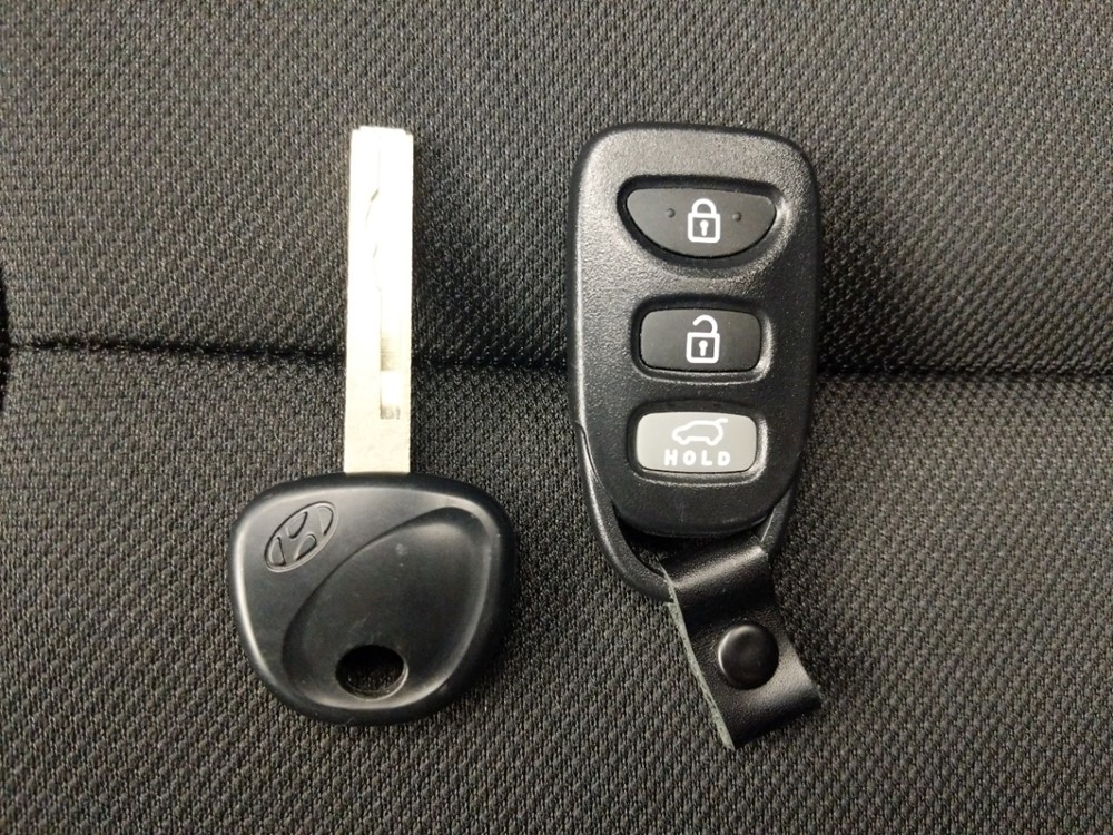 2012 Hyundai Veloster - Keys