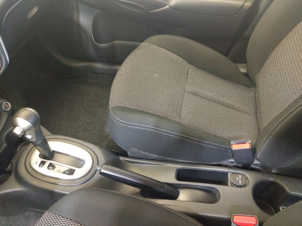 2017 Nissan Versa - Center Console/Cup Holders