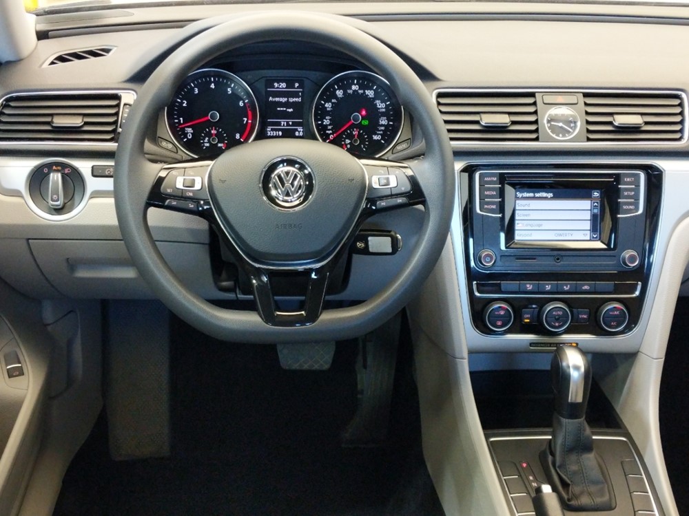 2016 Volkswagen Passat - Driver Dash